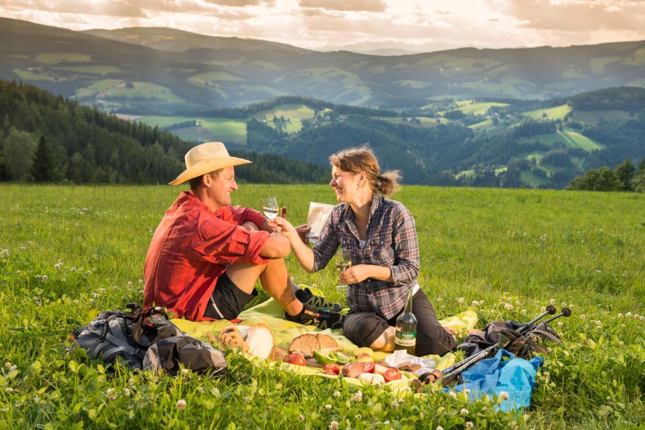 Gasthof Pension Orthofer Sankt Jakob im Walde Exteriör bild